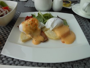 エッグベネディクト