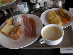 赤坂見附 ホテルニューオータニ トップ オブ ザ タワー 朝ごはん 朝食