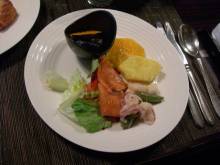 日本橋 朝活 マンダリンオリエンタル東京 朝食 三越前 サラダ