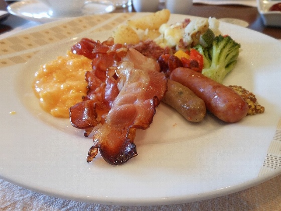 ソーセージとベーコン