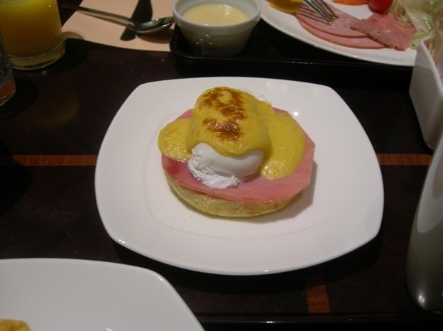 エッグベネディクト