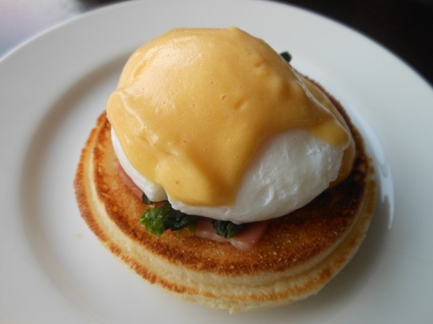 エッグベネディクト