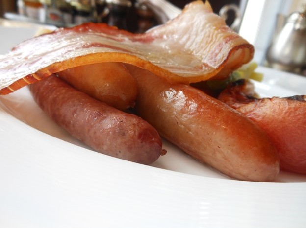 ソーセージ　ベーコン