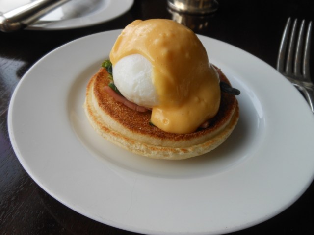 エッグベネディクト