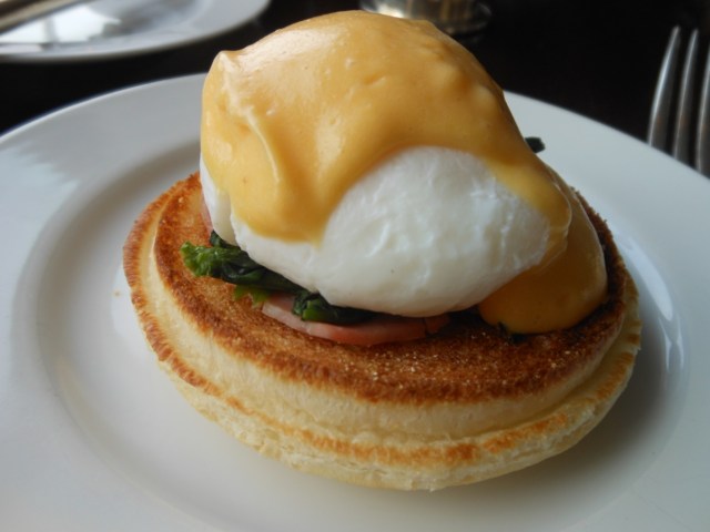 エッグベネディクト　グランドハイアット