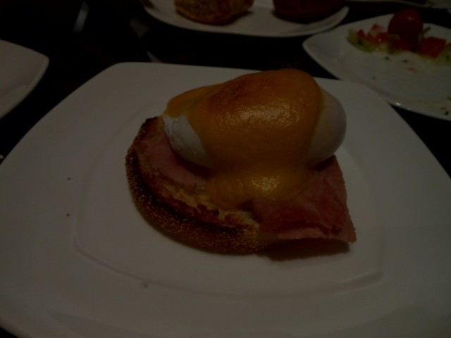 エッグベネディクト