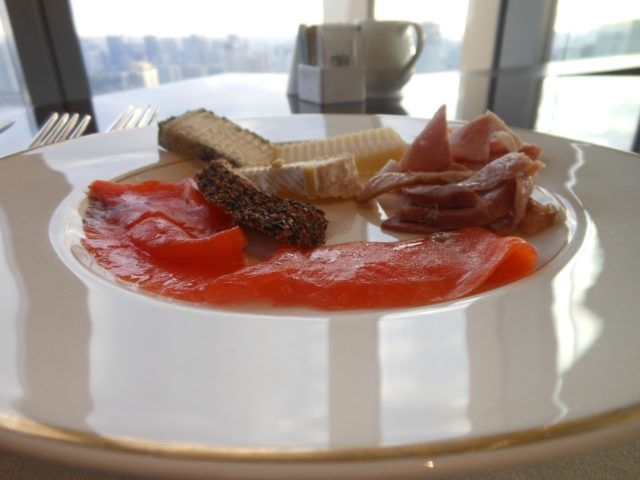 チーズとサーモン