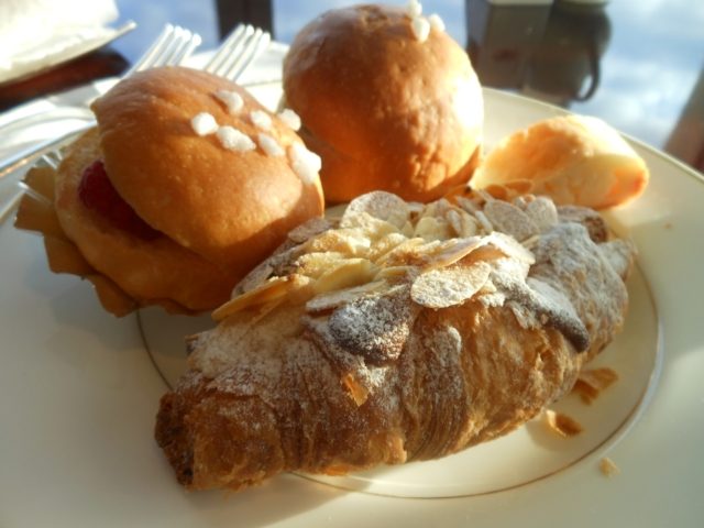 アーモンドのクロワッサンとデニッシュ