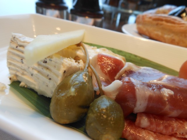 オリーブ　シャングリ・ラ　ホテル東京