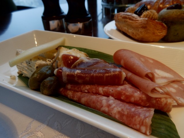 ハム、サラミソーセージ/シャングリ・ラ　ホテル東京・ロビーラウンジ